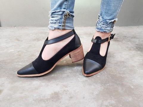 Brand new Oxford ladies shoes for R280 each (Black, Tan and Navy)