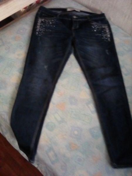 Ladies sz 38 Cherokee skinny jeans
