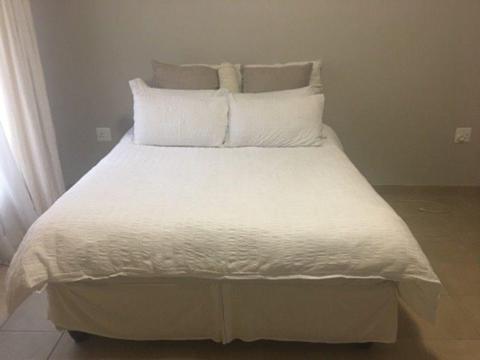 Queen size bed for sale