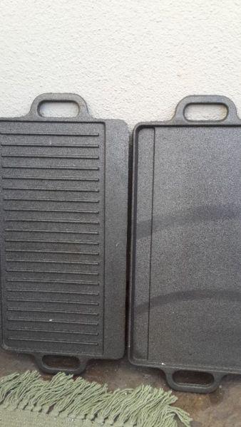 Cast iron solid grill plates
