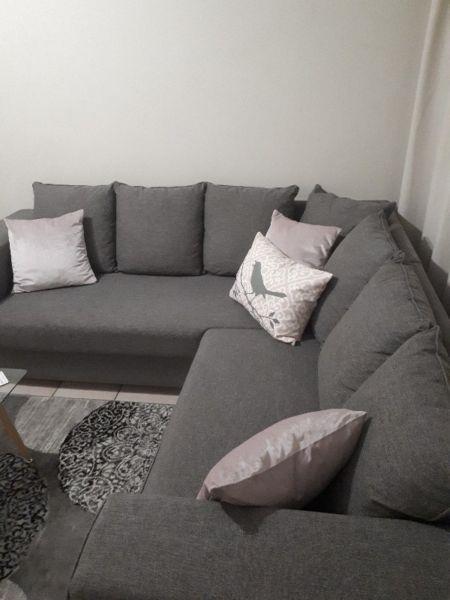 Corner couch L-shape