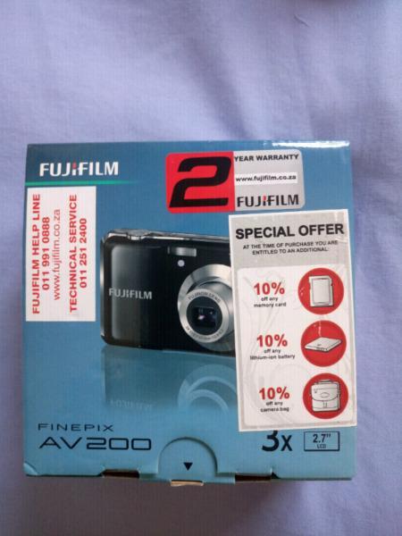 Fujifilm finepix av200 with memory card