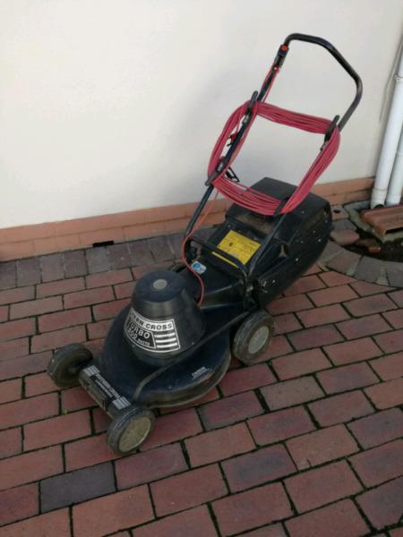 Lawnmower with Grass box