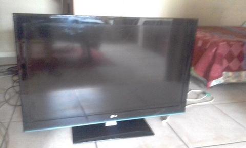 42 inch Lg Lcd Tv - Full Hd - Usb - Remote - Spotless - Bargain !!!!