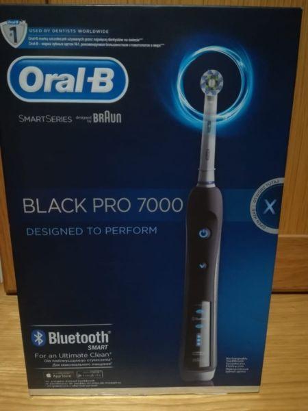 BRAND NEW Oral B Black Pro 7000