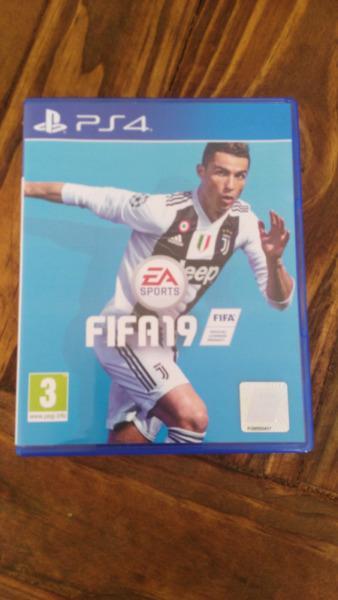 Fifa 19 PS4 - R800