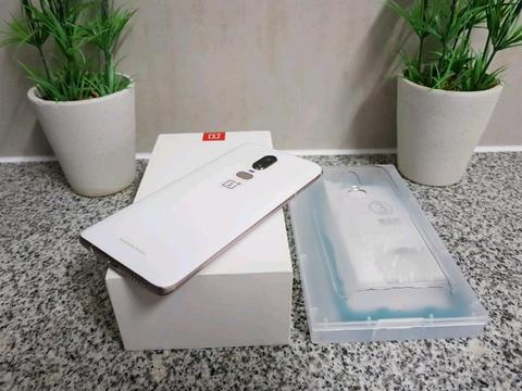 OnePlus 6 Dual Sim (Silk White, 8GB RAM + 128GB Memory)