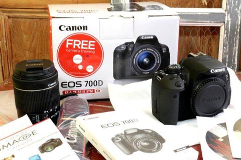 Canon 700D camera with 18-55mm image stabilizer lens, Very low shutter count 433