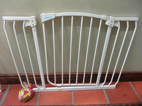 Dreambaby safety gate