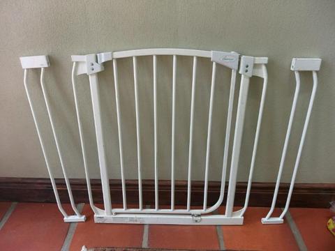 Dreambaby safety gate
