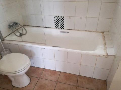 Sanware- bath with taps and bath screen