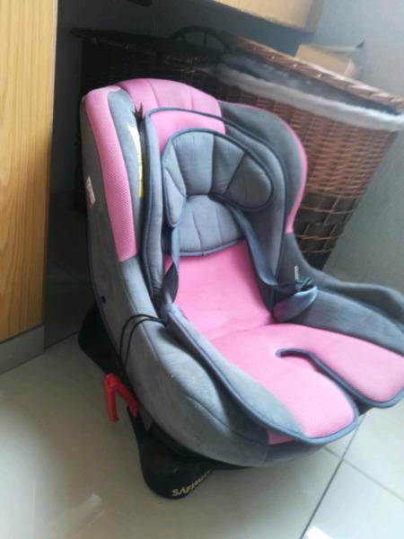 Baby carseat newborn to 24kgs different stages