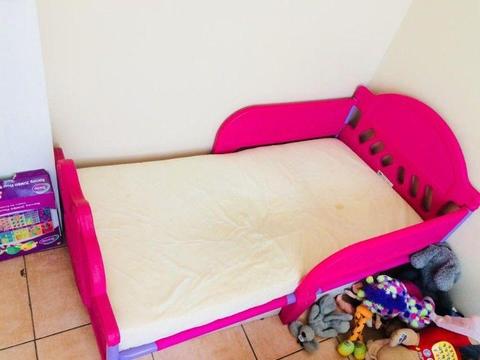 Toddler bed and matress
