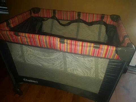 Chellino Camp cot with bassinet