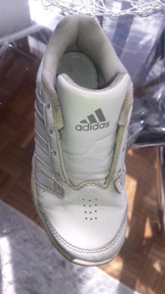 Offwhite Kids Adidas (Second hand) R 150