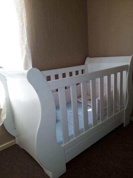 Baby Crib with free thick mattress