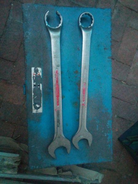 Toolbox,46 combo spanner(R1604 new) 41 combo spanner(R901 new) all gedore