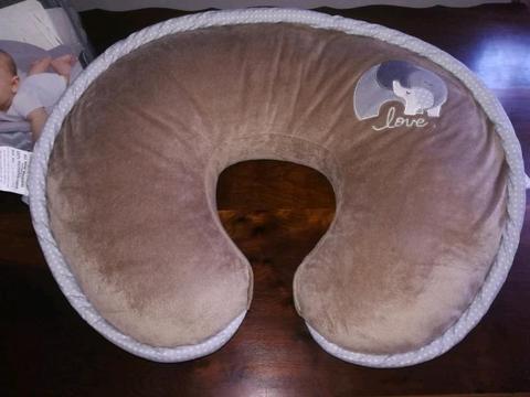 Never used Boppy Luxe (completely different to what we get here)