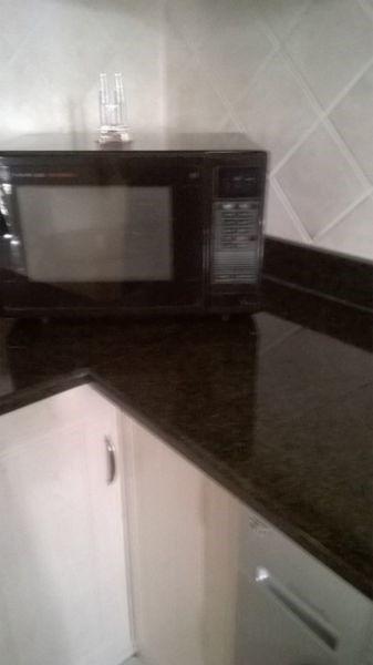 Microwave - Defy Slimline D228