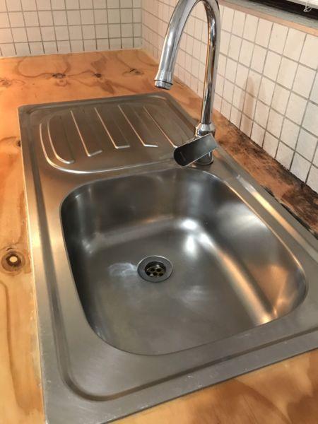 Single sink (85,5cm x 43cm)