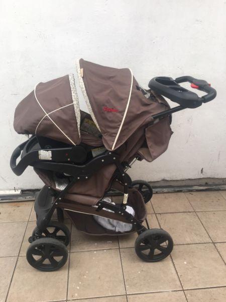 Chelino travel system