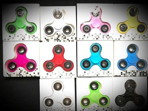 **WHOLESALE** Fidget Spinners R15 (ALL COLOURS) **WHOLESALE** Fidget Spinners R15 (ALL COLOURS)