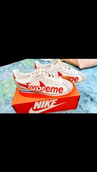 NIKE CORTEZ SUPREME SHOES