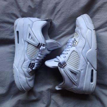 Jordan 4 sneaker