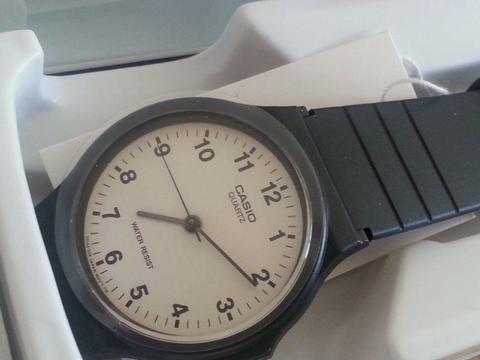 Casio gents casual quartz watch brand new with box and booklet