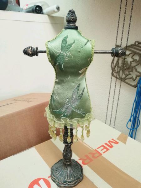 Jewelry mannequin stand R50