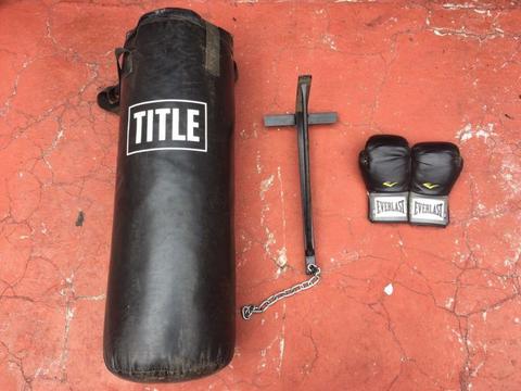 Boxing Bag, bracket and 12oz gloves
