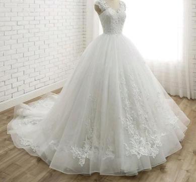 Lace Gowns For Hire