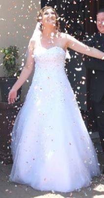 Wedding dress for sale (with adjustable size)