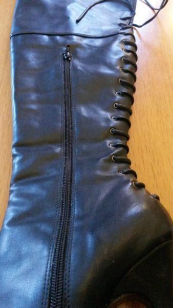 Knee High Boots signature Boots