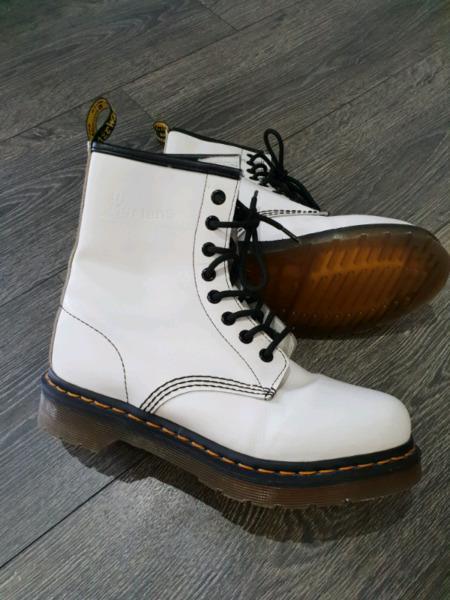 Dr. Martens 1460 smooth size 5