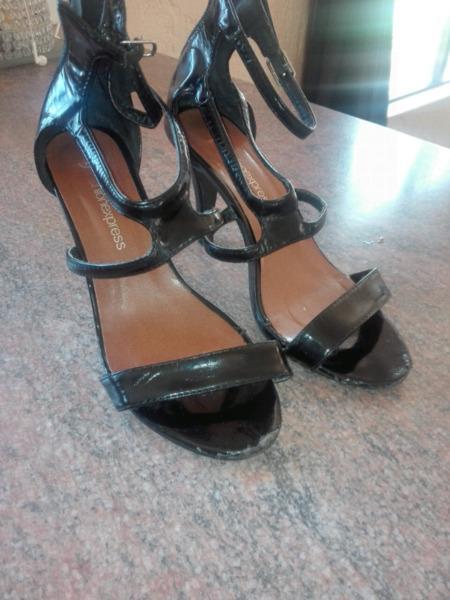 Black strap heel