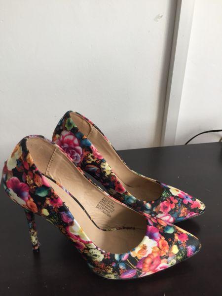 Ladies heels deal!