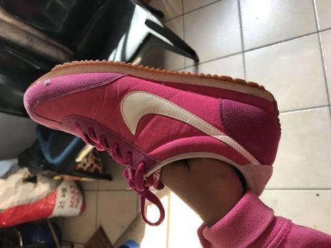 Nike women shoe UK size 4