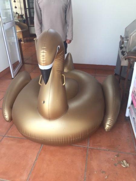 Giant inflatable swan