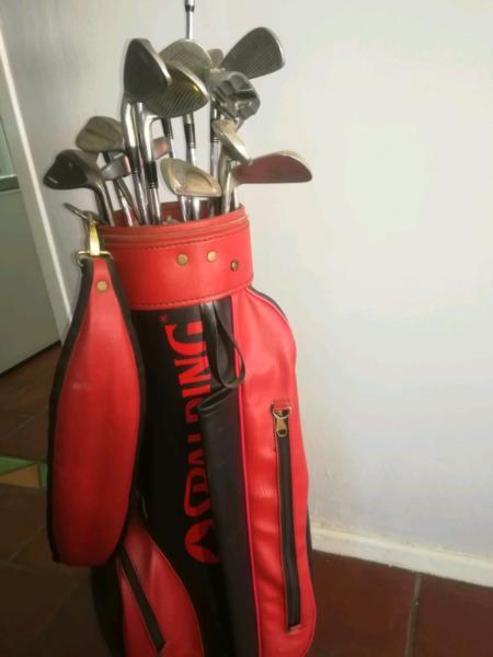 Spalding Golf bag + complete set of golf clubs
