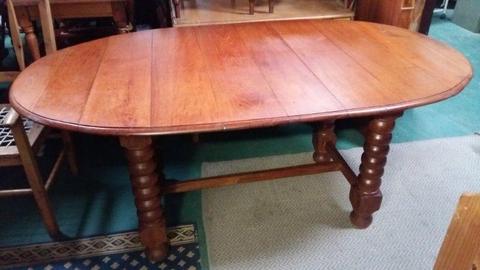 Teak 6 Seater Oval Dining Table - R3,450.00