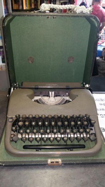 Patria Typewriter