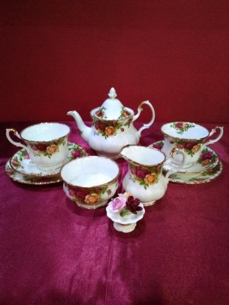 Royal Albert Old Country Roses England Tea For Two