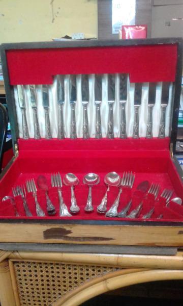 Vintage william page cutlery set