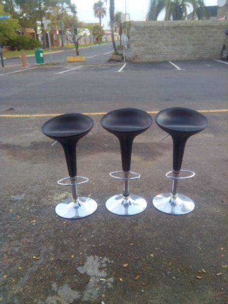 Black bar stool x3