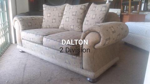 ✔ GORGEOUS!!! Dalton 2 Division Couch