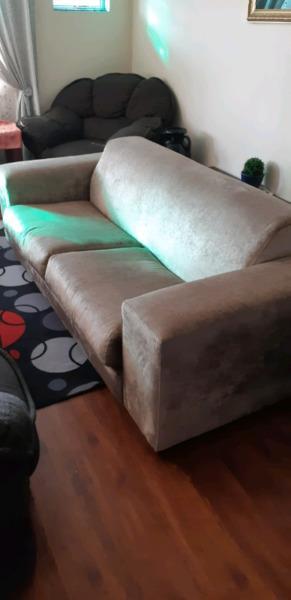Corricraft 2 seater couch R2500 neg