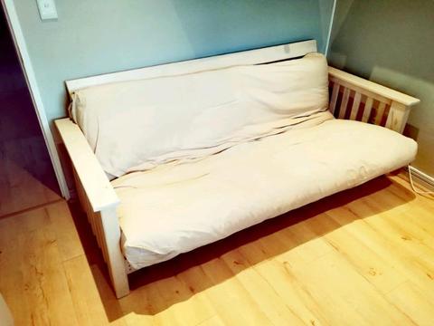 Sleeper couch R1500