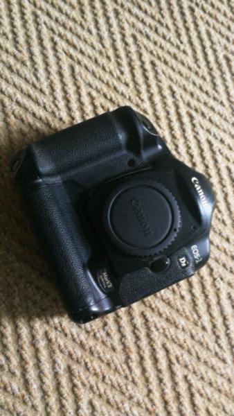 Canon 1Ds Mark II Body Only
