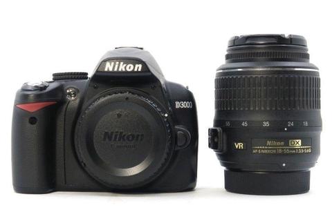 Nikon D3000 DSLR camera with 18-55mm DC Lens kit